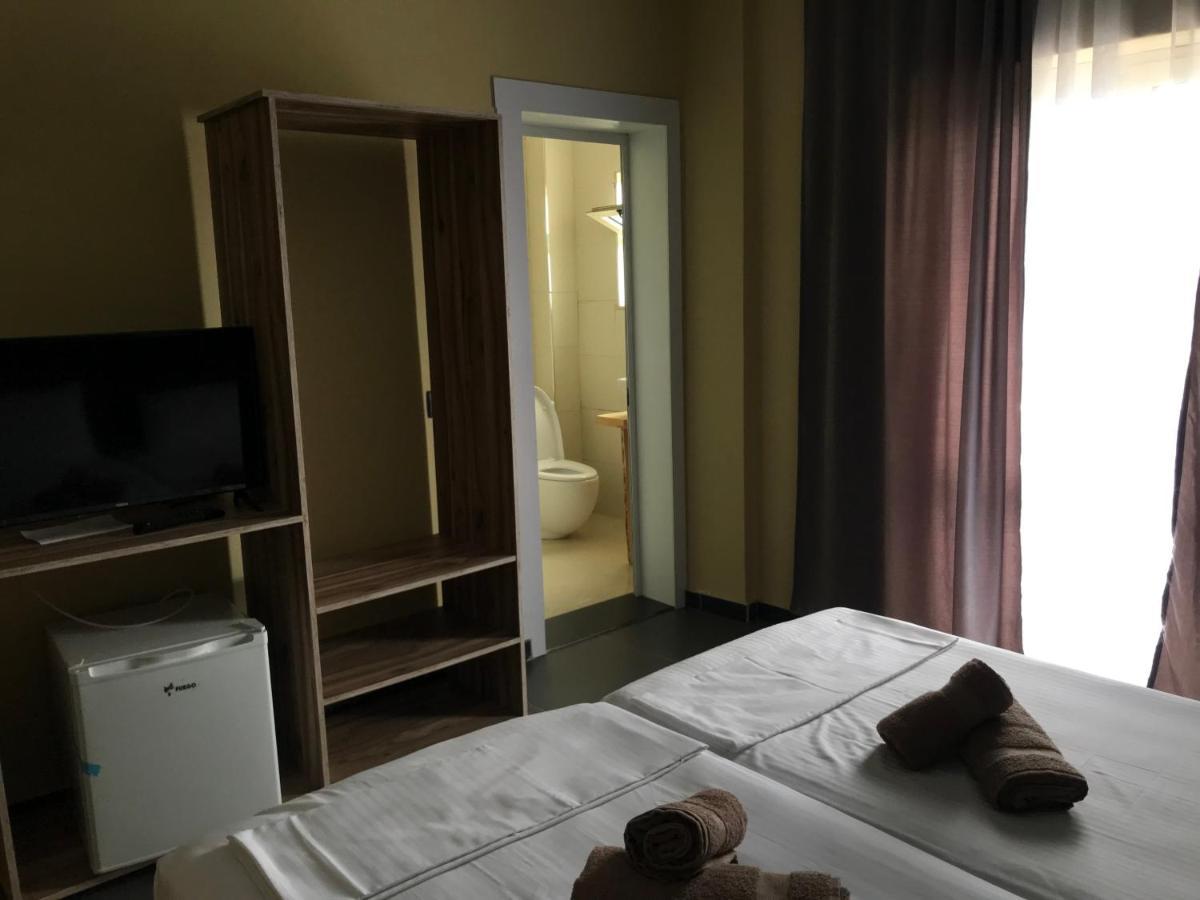 Te Bujtina Hotel- Cozy Stay With Traditional Breakfast Near Beach Golem (Tirana) Exterior foto