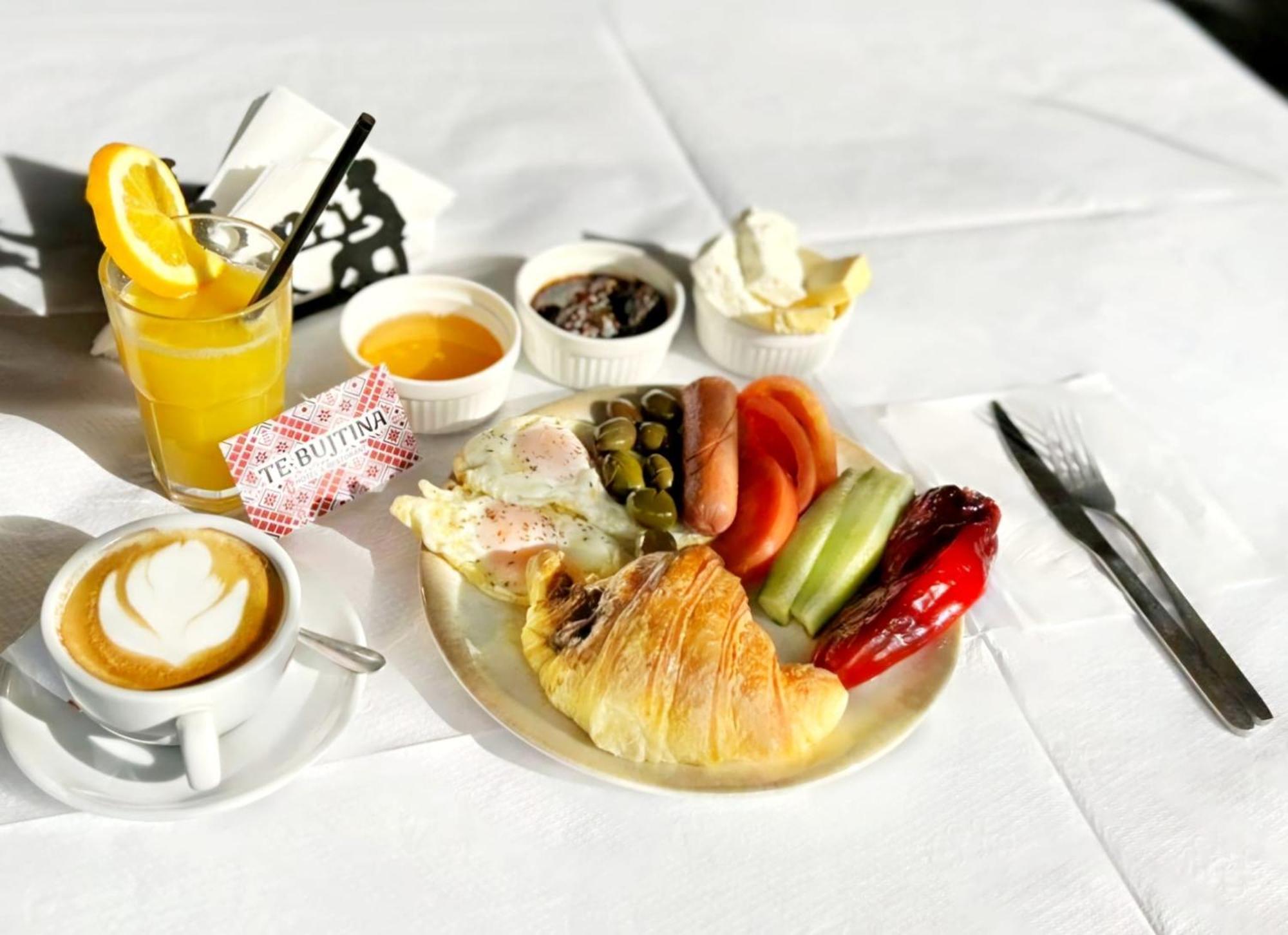 Te Bujtina Hotel- Cozy Stay With Traditional Breakfast Near Beach Golem (Tirana) Exterior foto