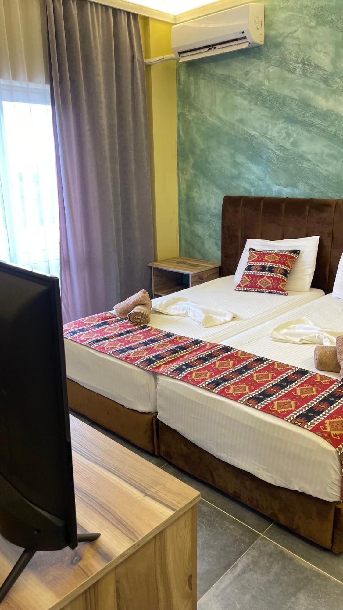 Te Bujtina Hotel- Cozy Stay With Traditional Breakfast Near Beach Golem (Tirana) Exterior foto